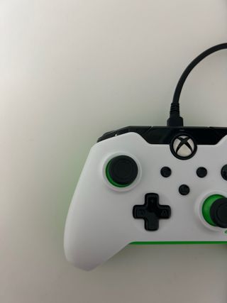 Mando Xbox con Cable Blanco y Verde
