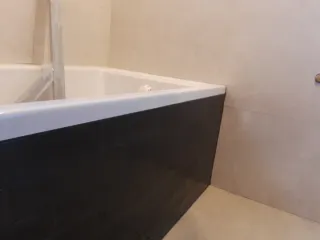Convierte tu baño viejo en uno moderno y elegante.