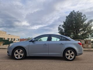 Chevrolet Cruze 2.0 VCDi 150 CV LT | Año 2011