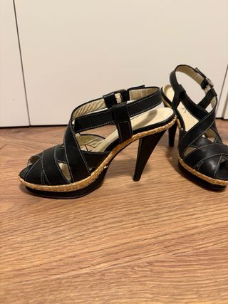 Sandalias de tacón negras