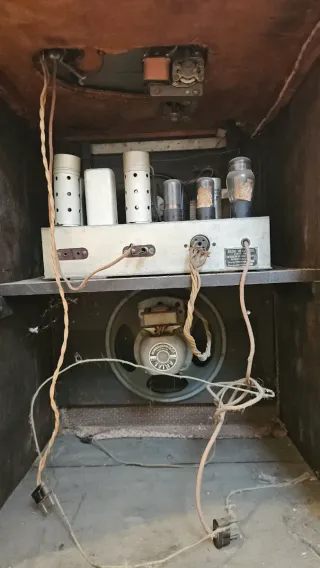 Mueble Bar Tocadiscos Radio Antiguo