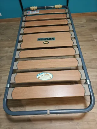 Somier de láminas de madera y estructura metálica