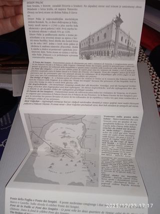 Pieghevole con 70 fotocartoline e guida di Venezia