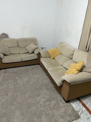 Regalo 2 Sofás de 2 plazas beige y marrón