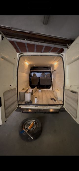 Ford Transit camper etiqueta B