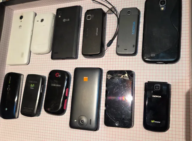 12 moviles variados a 3€ unidad