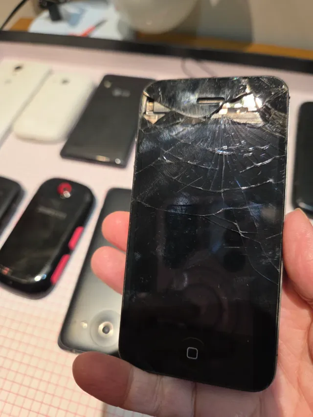 12 moviles variados a 3€ unidad