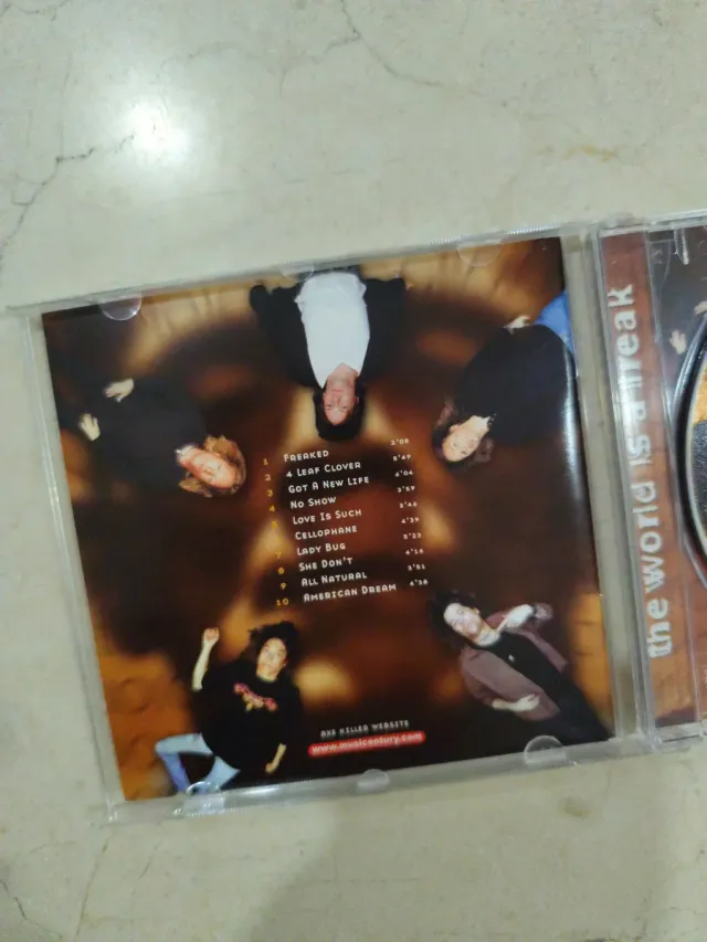 CD BAR 7 The World Is A Freak