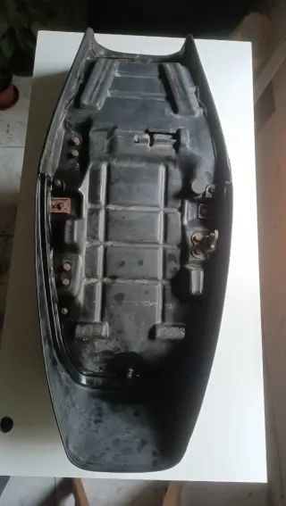 Asiento Yamaha SR 250