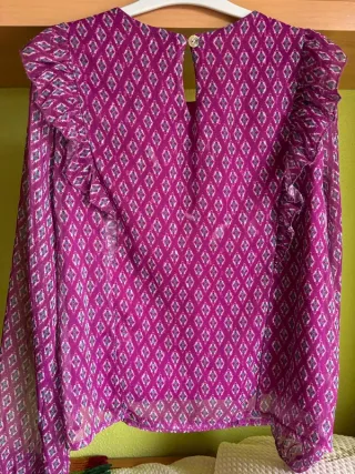 Blusa mujer morada con estampado rombos