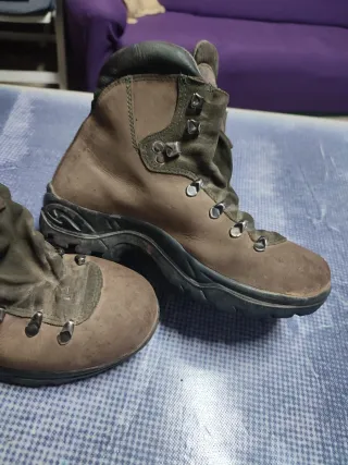 Botas de montaña Gore-Tex robusta