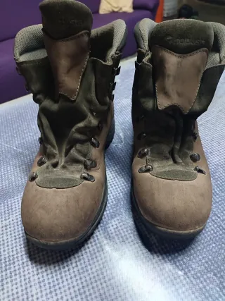 Botas de montaña Gore-Tex robusta