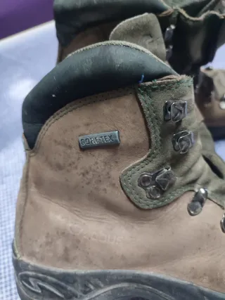 Botas de montaña Gore-Tex robusta