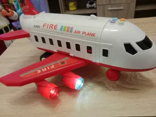 Avión de juguete FIRE AIR PLANE. Tiene sonido
