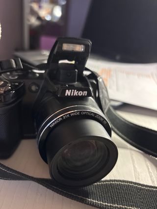 Cámara bridge coolpix Nikon 21X wide optical zoom