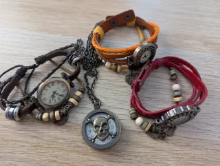 Conjunto de 3 relojes y collar