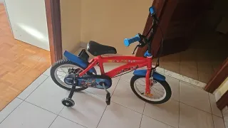Bicicleta infantil Paw Patrol roja
