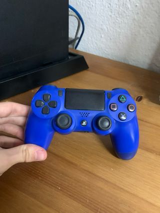 PlayStation 4 Slim + 2 Mandos + Base Refrigeración