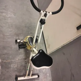 Bicicleta Estática Plegable,las dos 40 euros.