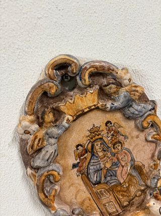Acquasantiera Madonna con bambino e angioletti