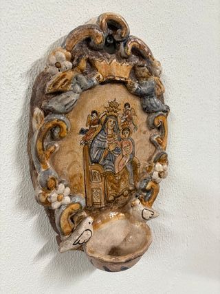 Acquasantiera Madonna con bambino e angioletti