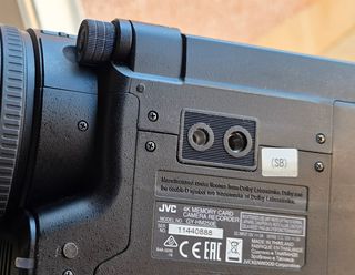 JVC GY‑HM250ESB 4K streaming + overlays deportivos