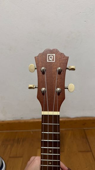 OQAN ukulele QUK-10S en perfecto estado