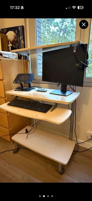 Escritorio madera con ruedas