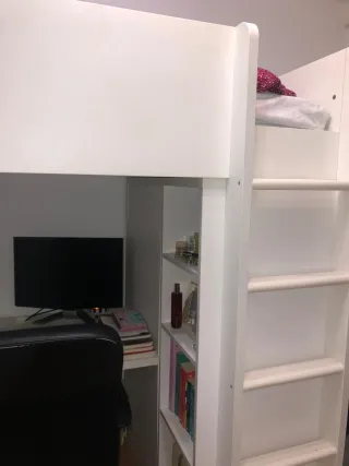 Cama alta  con escritorio