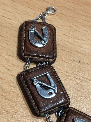 Pulsera motivos hípicos cuero y plata