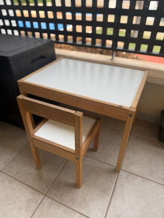 Mesa y silla infantil madera