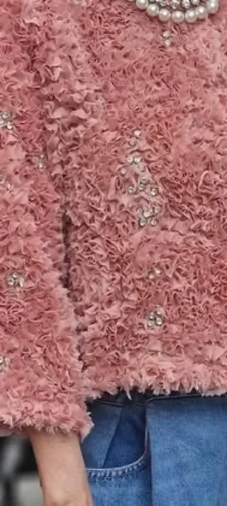 Chaqueta rosa con pedrería