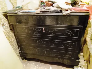 Cajonera antigua madera negra