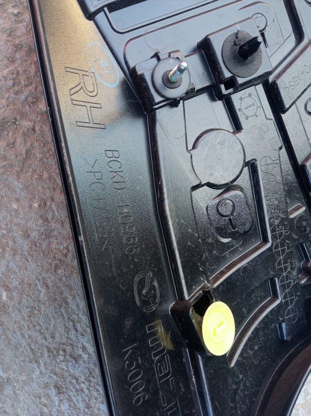 ALERON TRASERO MAZDA 3 BERLINA (BP) 2.0 I KOMP 18