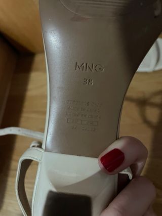 Sandalias Mango tacón bajo beige talla 38
