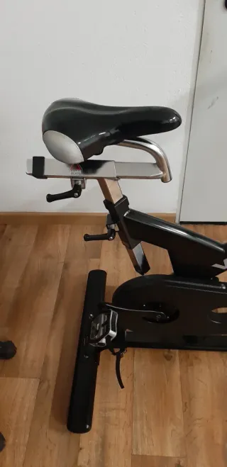 Bicicleta spinning de reestreno