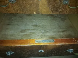 Aparador antiguo con mármol