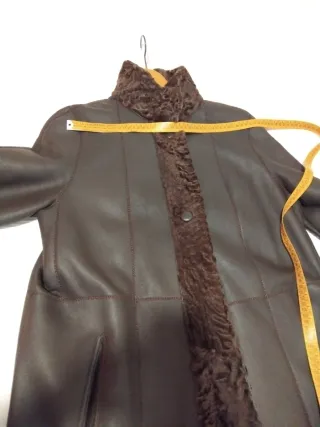 Abrigo de piel lisa ribeteado