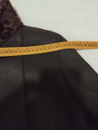 Abrigo de piel lisa ribeteado