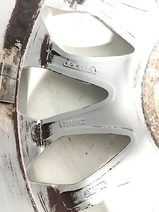 LLANTA VOLVO C30 (533)