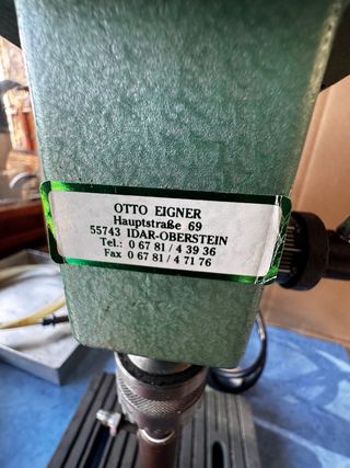 Columna perforación mineral con broca agua