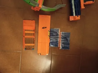 Lote de Armas Nerf y Accesorios