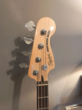 Bajo Eléctrico Fender Squire
