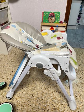Trona infantil con bandeja y arnés