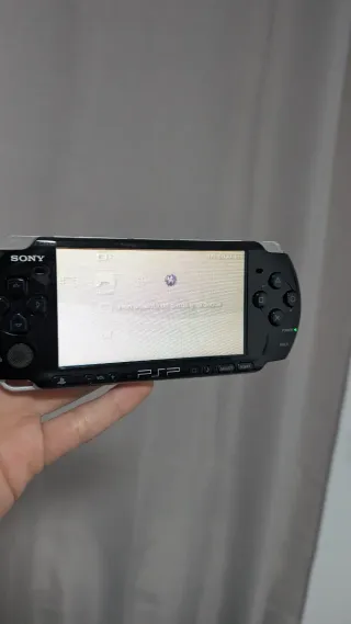 PSP 3000 Sony con tarjeta duo