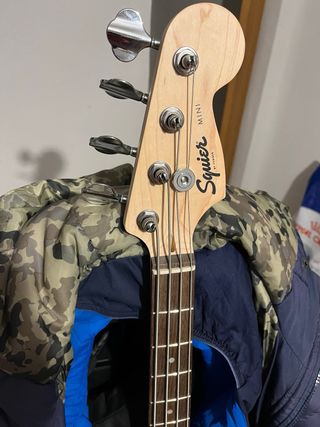 Bajo Squier Fender Precisión Mini