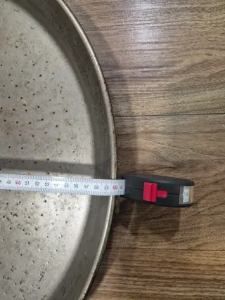 Paellero con rosco y patas