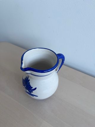 Jarrita cerámica Granadina azul y blanca