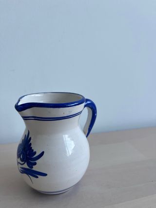 Jarrita cerámica Granadina azul y blanca