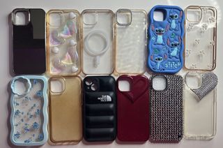 iPhone 14 Rojo + Fundas